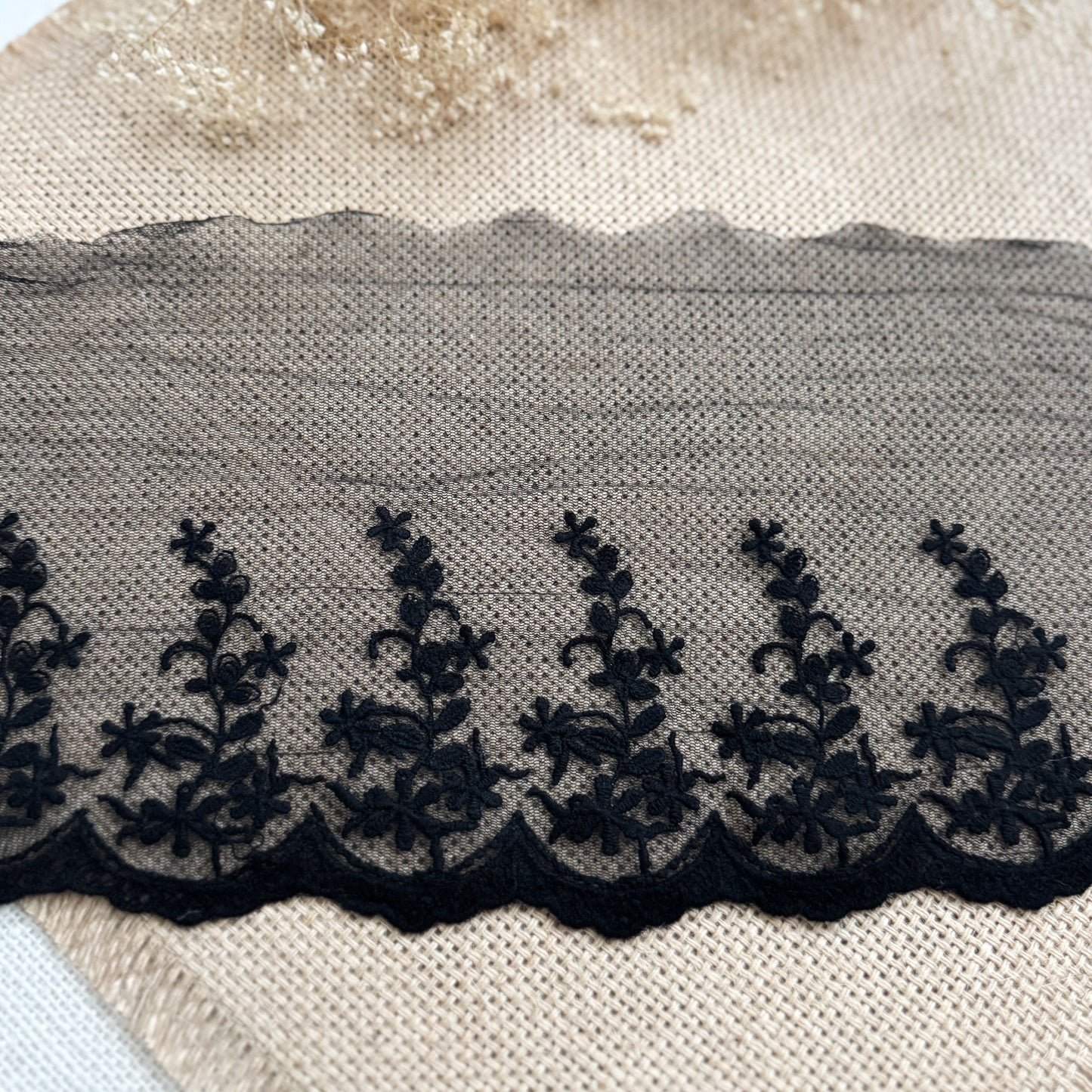 Trim 33